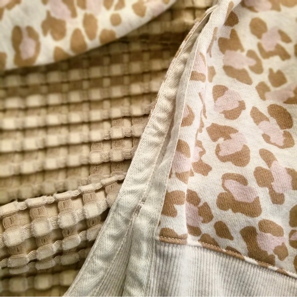 Aerie AE Leopard Sweatshirt Oversized Spring Tops Women’s Leggings Top Pullover - Picture 6 of 8